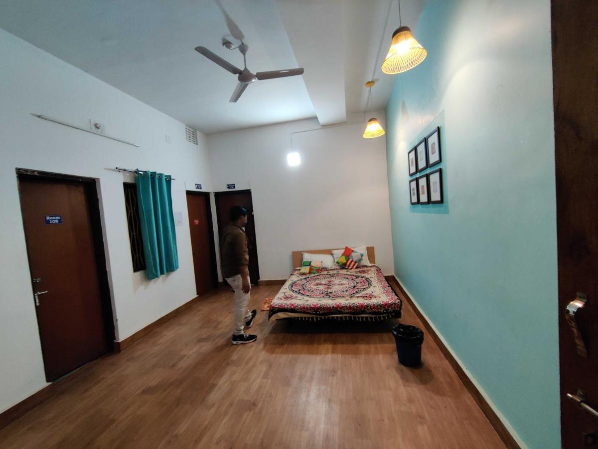 Hotel O Housefull Residency Khandagiri Exteriör bild