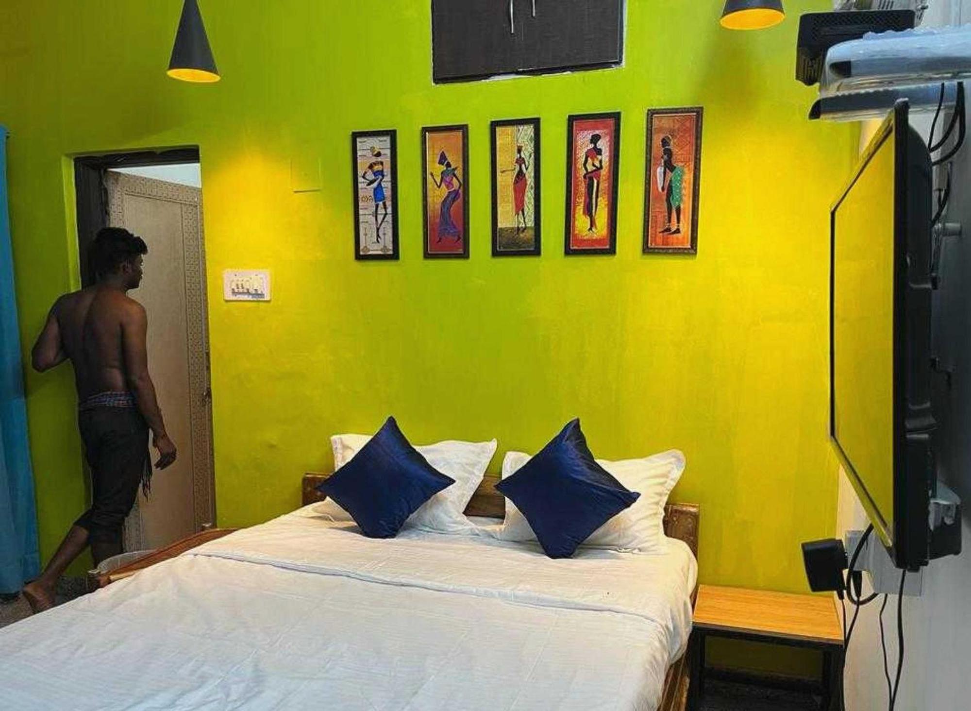 Hotel O Housefull Residency Khandagiri Exteriör bild